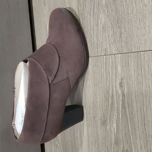 Clarks booties, Size 8.5, gray suede